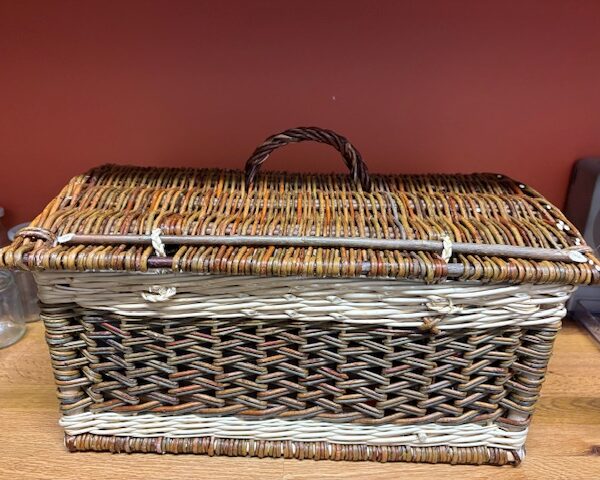 Stage panier rectangulaire avec couvercle